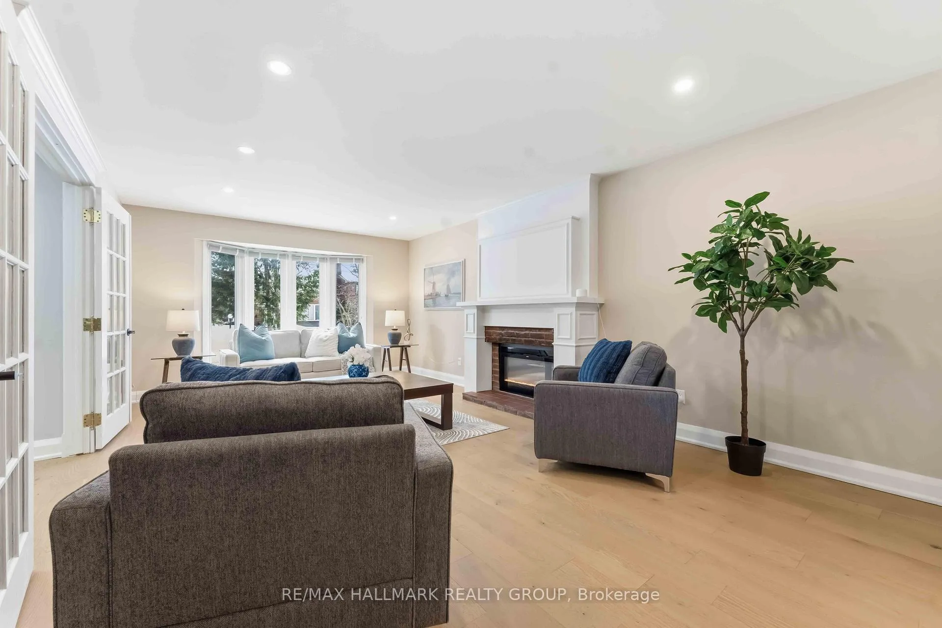 Photo 5 of 19 Kingsford Crescent, Ottawa, Kanata - Beaverbrook — HOMEH