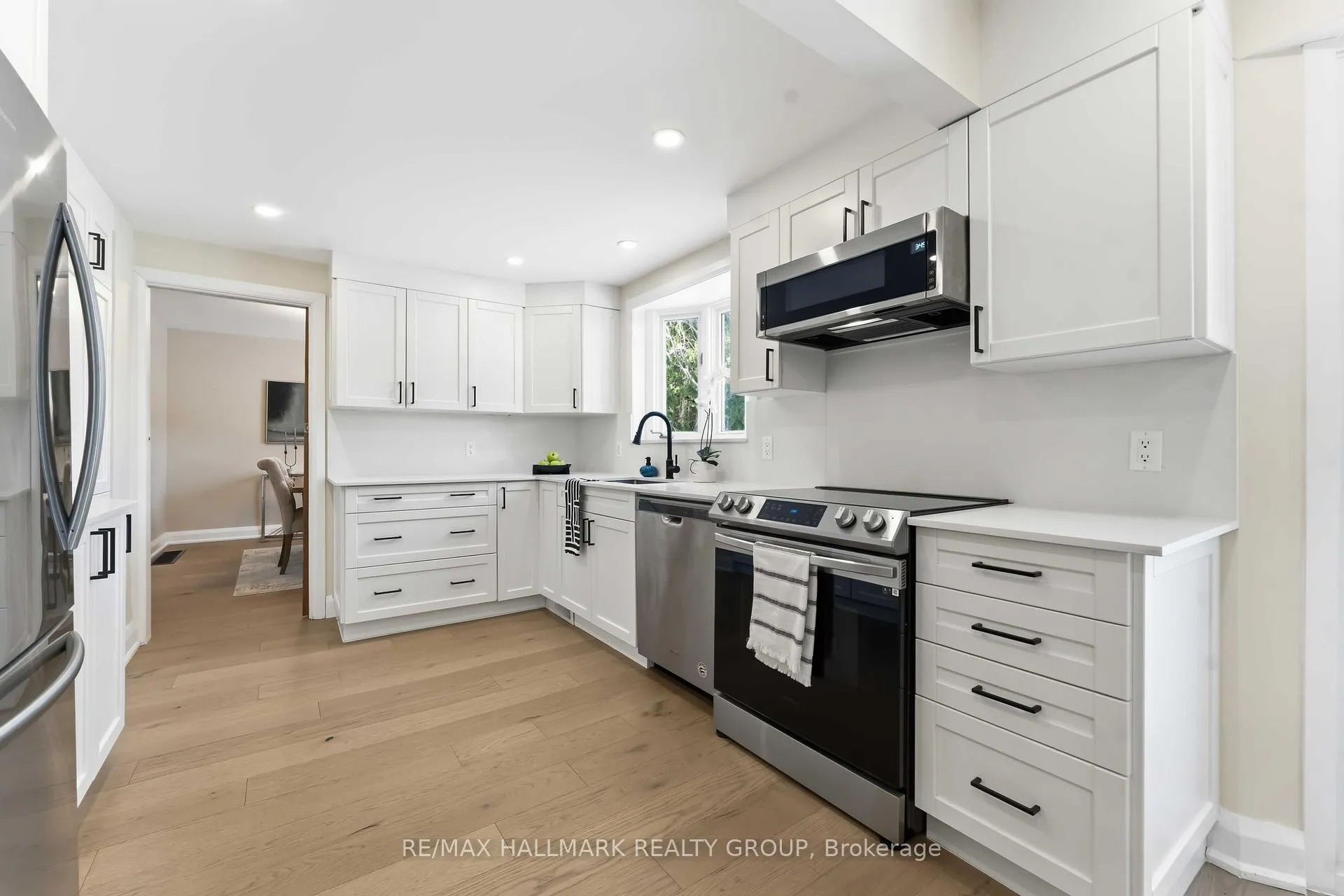 Photo 9 of 19 Kingsford Crescent, Ottawa, Kanata - Beaverbrook — HOMEH