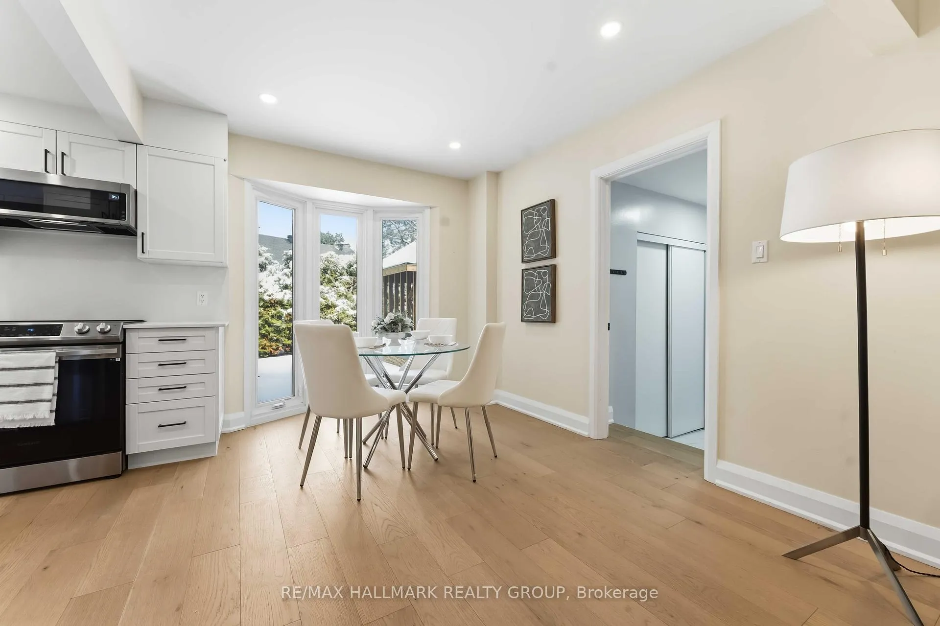 Photo 12 of 19 Kingsford Crescent, Ottawa, Kanata - Beaverbrook — HOMEH