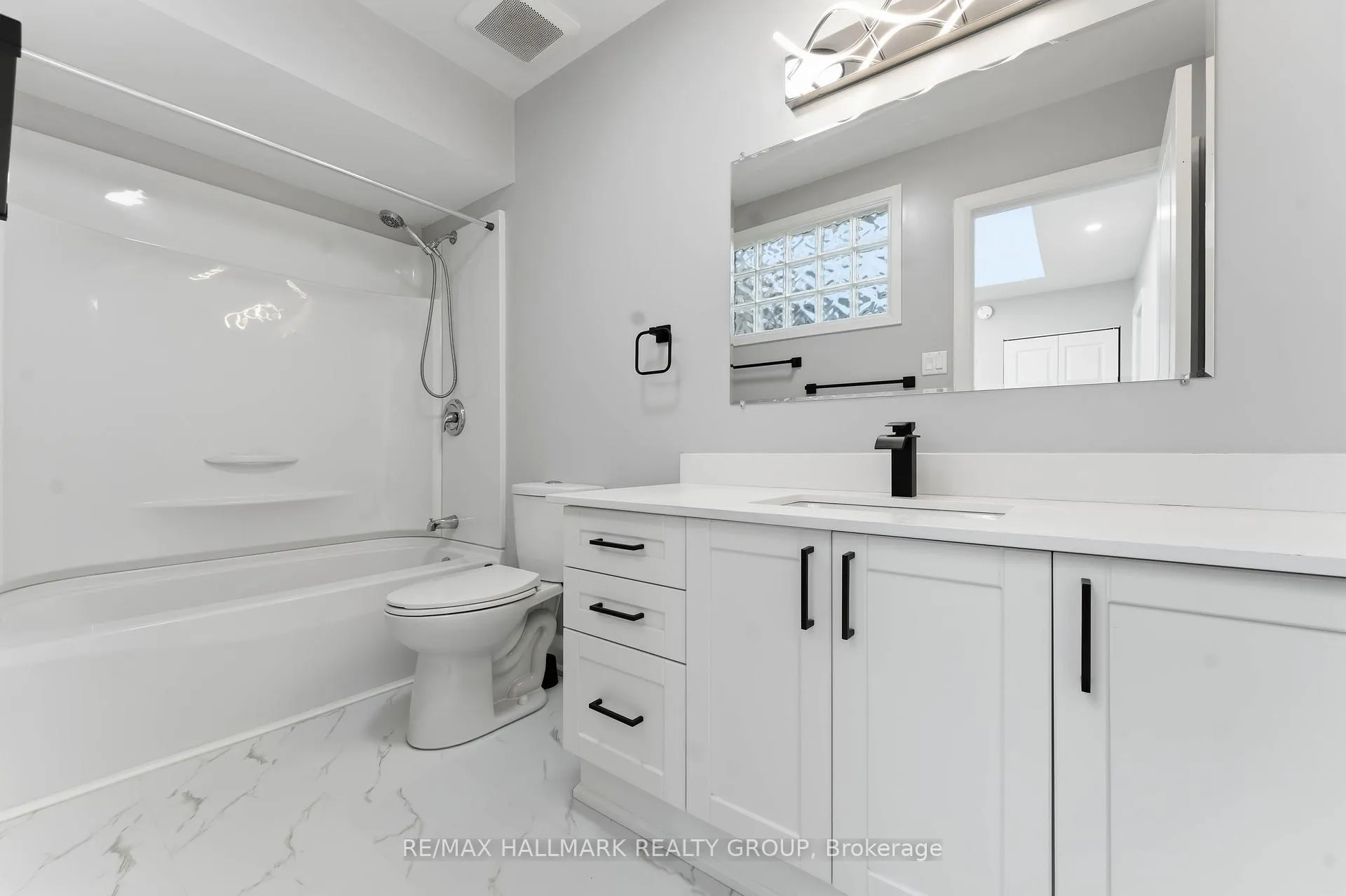 Photo 23 of 19 Kingsford Crescent, Ottawa, Kanata - Beaverbrook — HOMEH