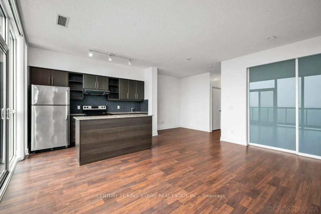 Photo 4 of Unit PH3, 35 Brian Peck Crescent, Toronto, Thorncliffe Park — HOMEH