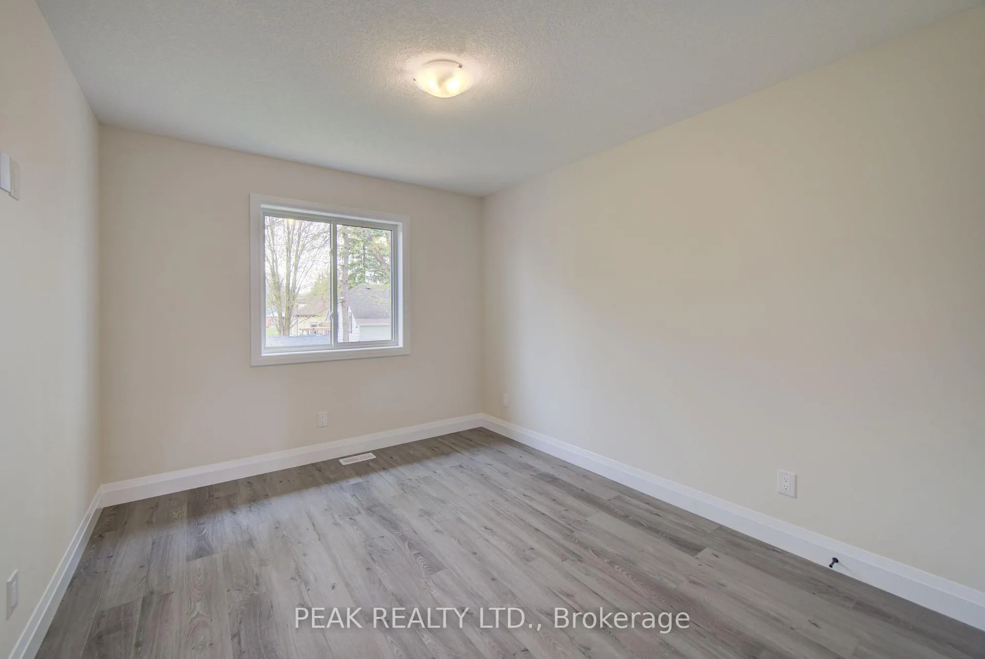 Photo 26 of 723 Elma Street W, North Perth, Listowel — HOMEH