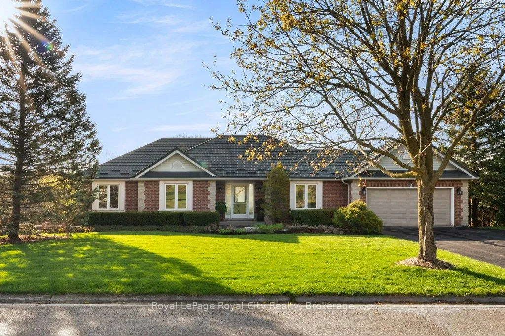 Front of 15 Manresa Court