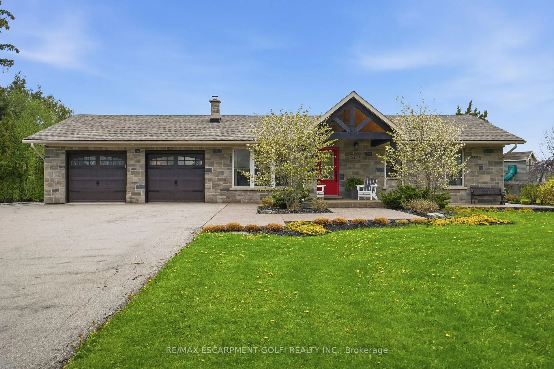 Photo 1 of 2114 Golf Club Road, Hamilton, Rural Glanbrook — HOMEH