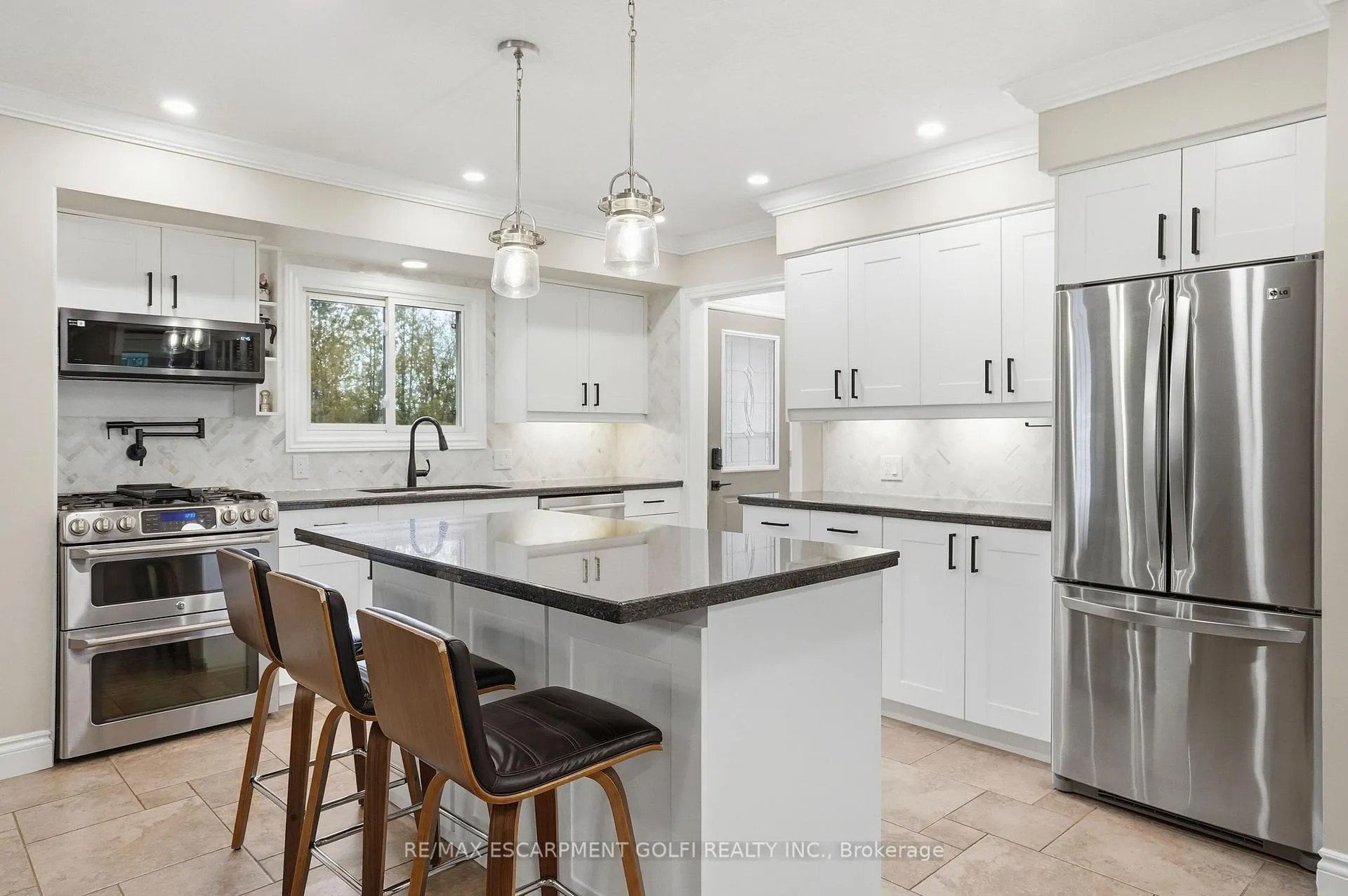 Photo 8 of 2114 Golf Club Road, Hamilton, Rural Glanbrook — HOMEH