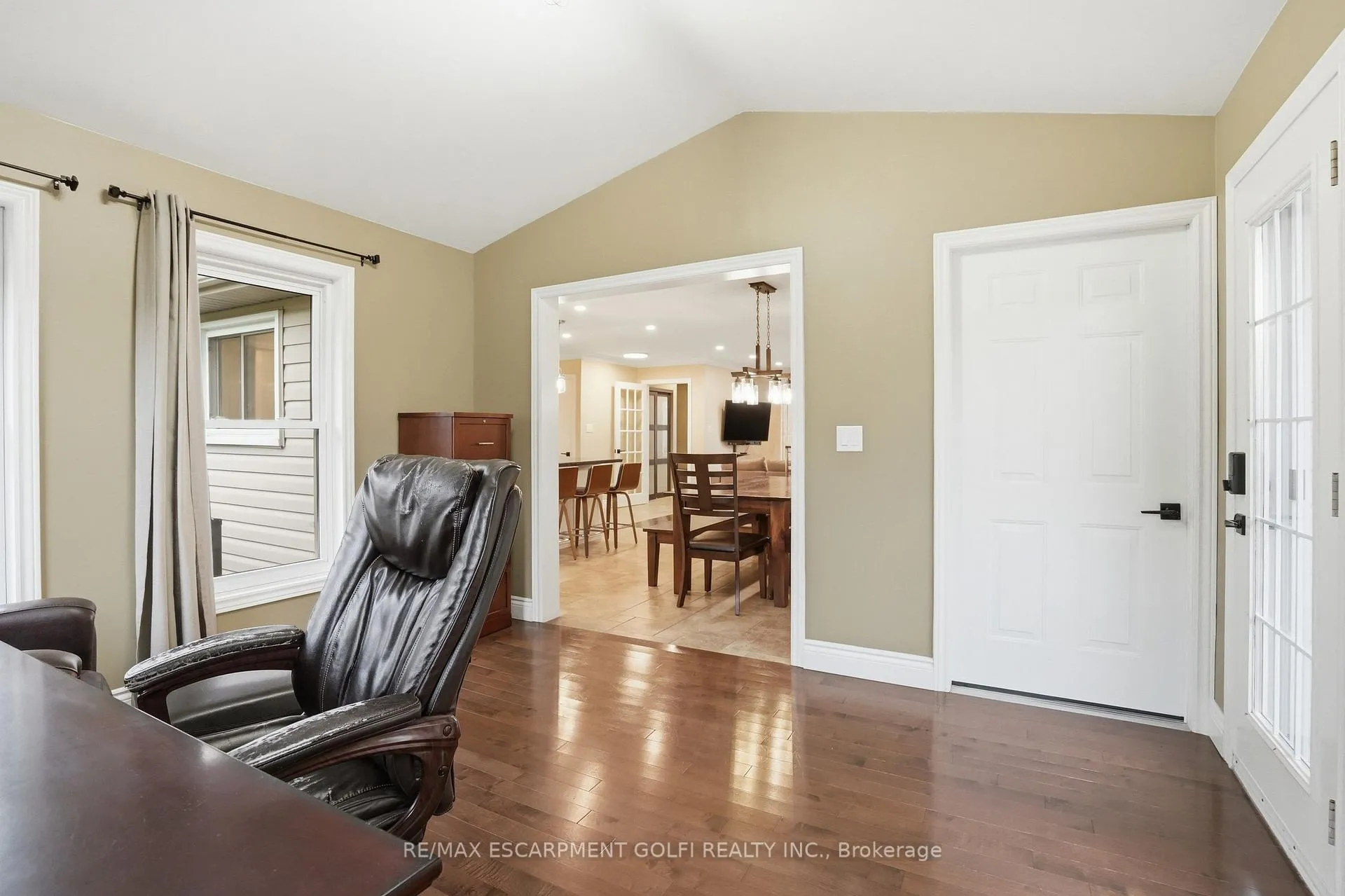 Photo 18 of 2114 Golf Club Road, Hamilton, Rural Glanbrook — HOMEH