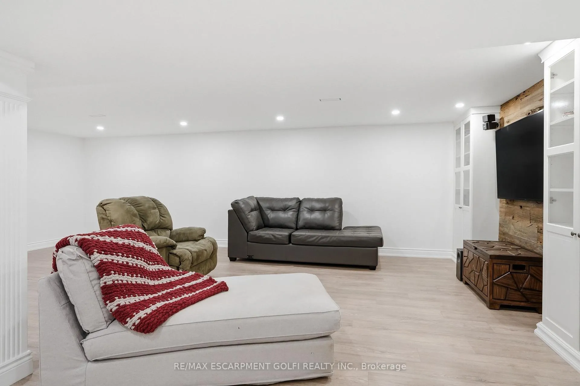 Photo 21 of 2114 Golf Club Road, Hamilton, Rural Glanbrook — HOMEH