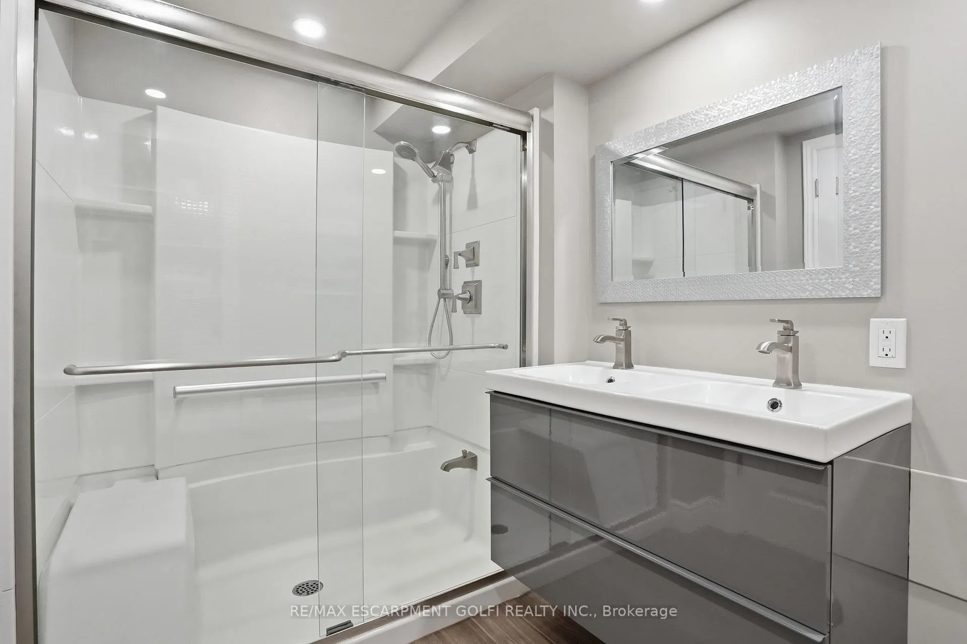 Photo 22 of 2114 Golf Club Road, Hamilton, Rural Glanbrook — HOMEH