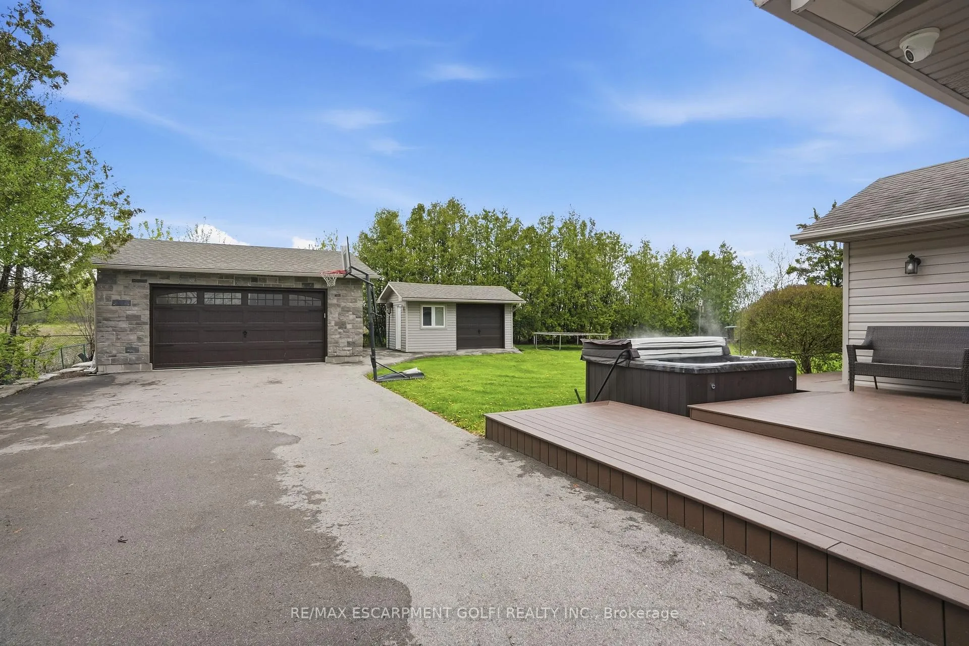 Photo 25 of 2114 Golf Club Road, Hamilton, Rural Glanbrook — HOMEH