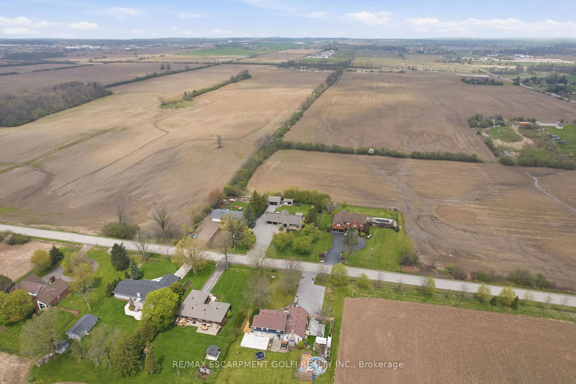 Photo 34 of 2114 Golf Club Road, Hamilton, Rural Glanbrook — HOMEH
