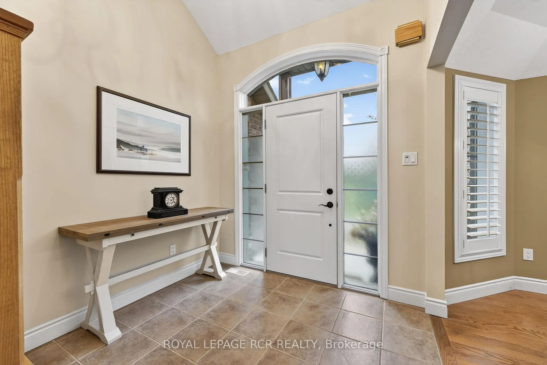 Photo 4 of Unit 5, 1 Reddington Drive, Caledon, Rural Caledon — HOMEH