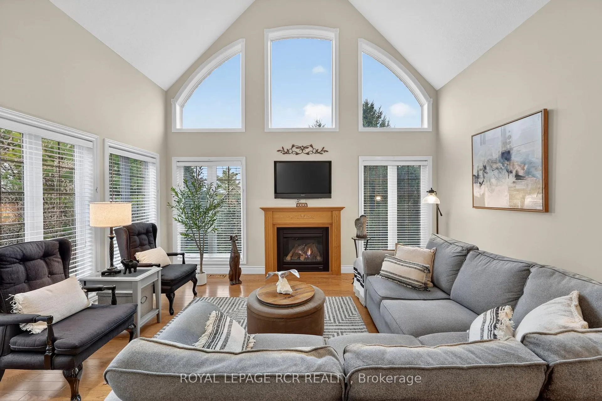 Photo 6 of Unit 5, 1 Reddington Drive, Caledon, Rural Caledon — HOMEH