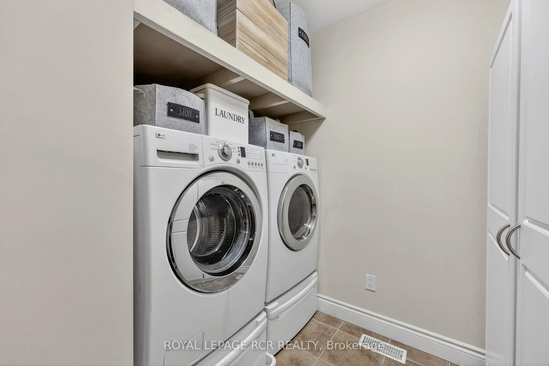 Photo 21 of Unit 5, 1 Reddington Drive, Caledon, Rural Caledon — HOMEH