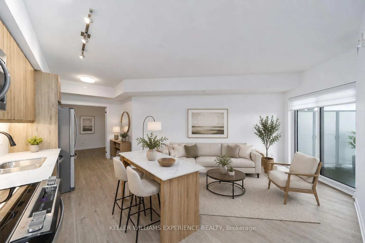 Photo 13 of Unit 808, 56 Lakeside Terrace, Barrie, Little Lake — HOMEH