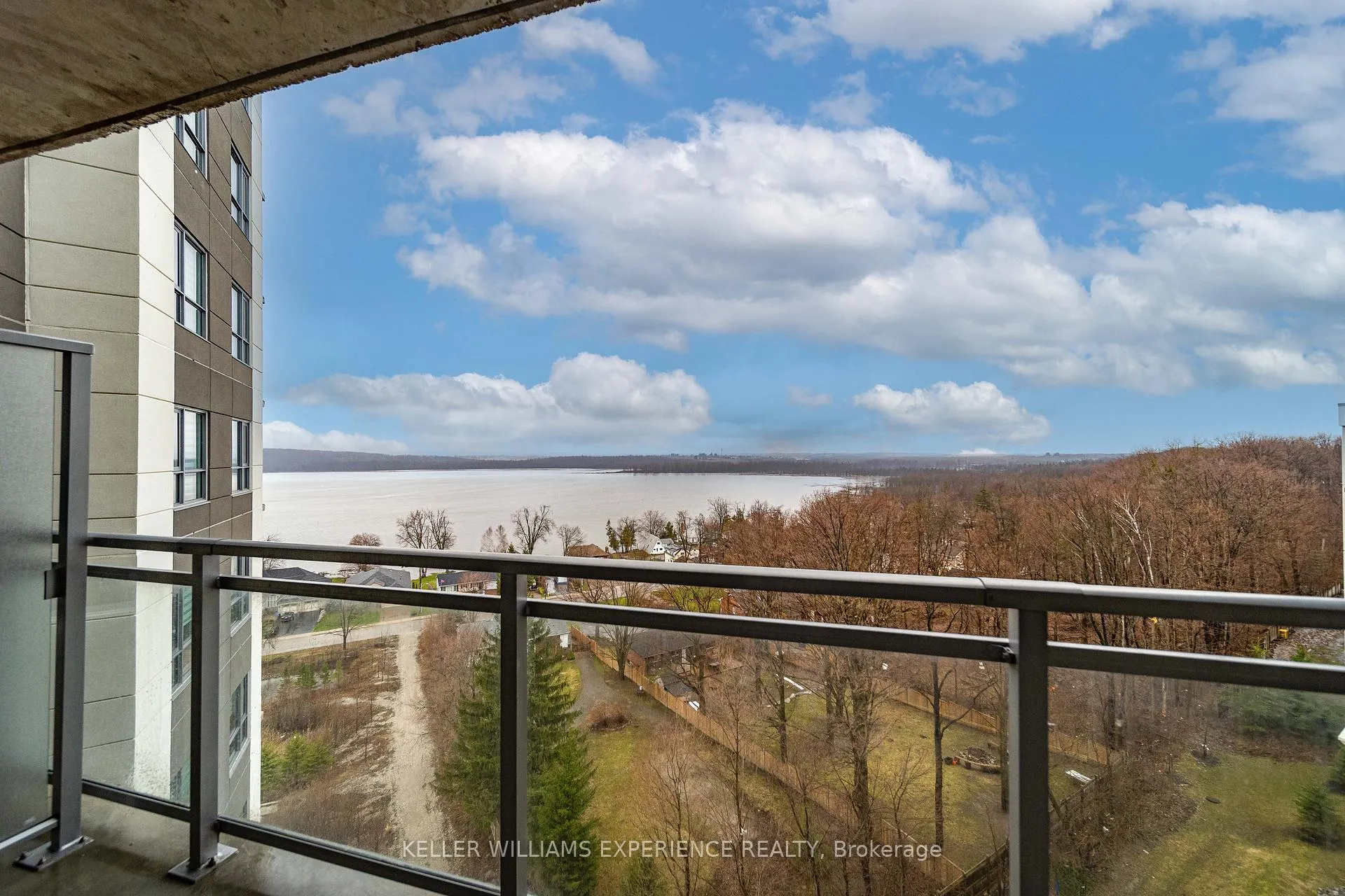 Photo 18 of Unit 808, 56 Lakeside Terrace, Barrie, Little Lake — HOMEH