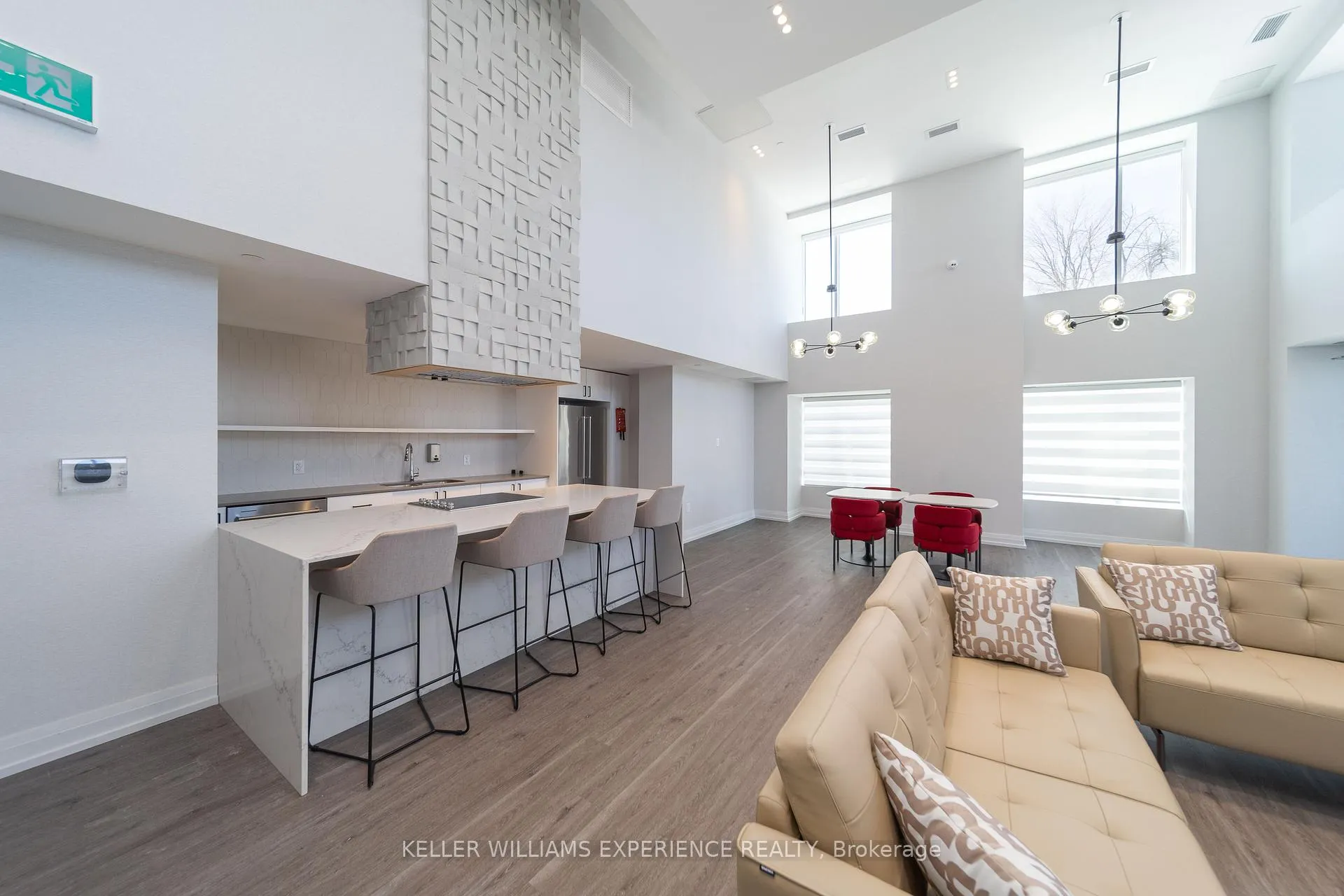 Photo 27 of Unit 808, 56 Lakeside Terrace, Barrie, Little Lake — HOMEH