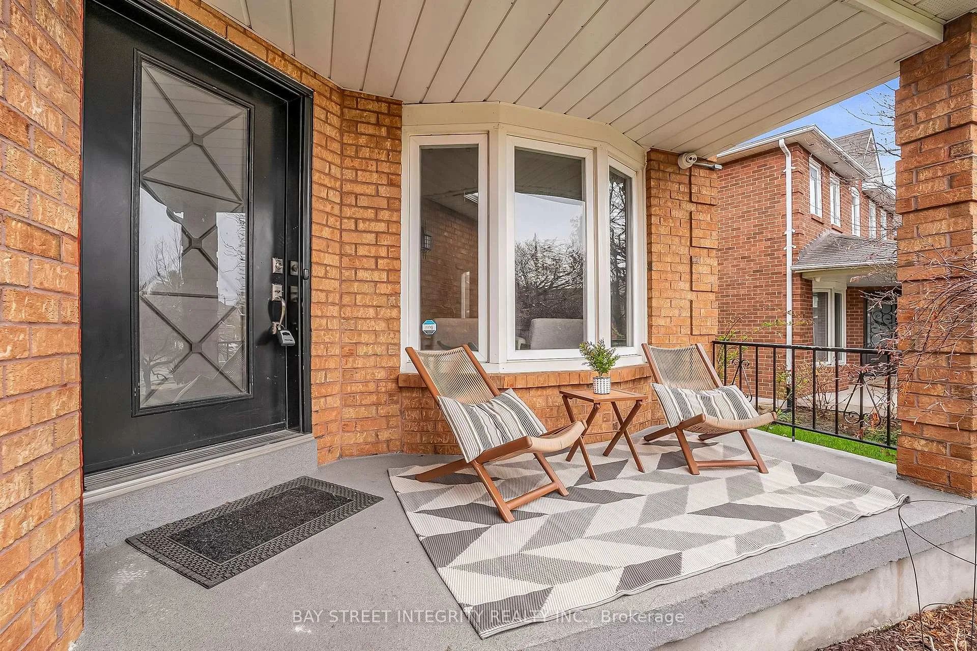 Photo 5 of 354 Waterside Crescent, Vaughan, Maple — HOMEH