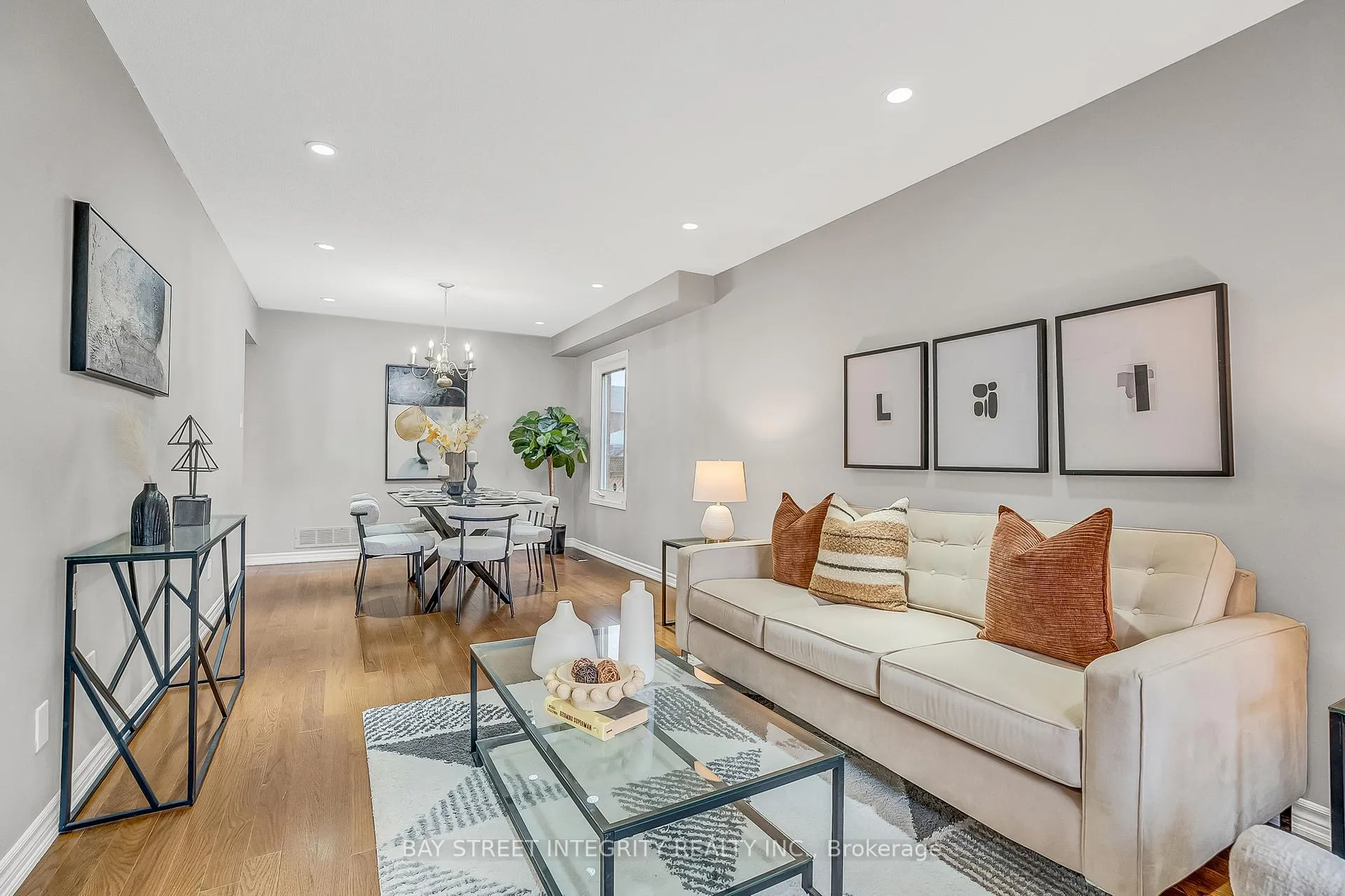 Photo 6 of 354 Waterside Crescent, Vaughan, Maple — HOMEH
