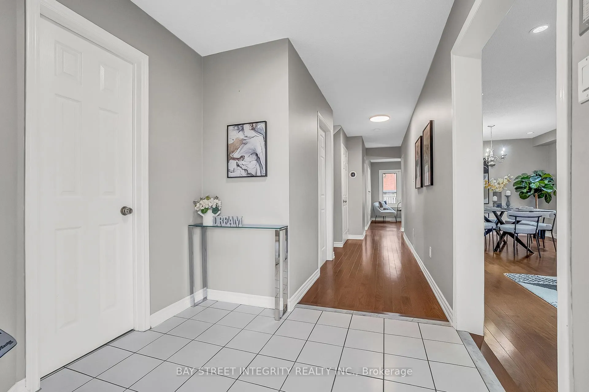 Photo 7 of 354 Waterside Crescent, Vaughan, Maple — HOMEH