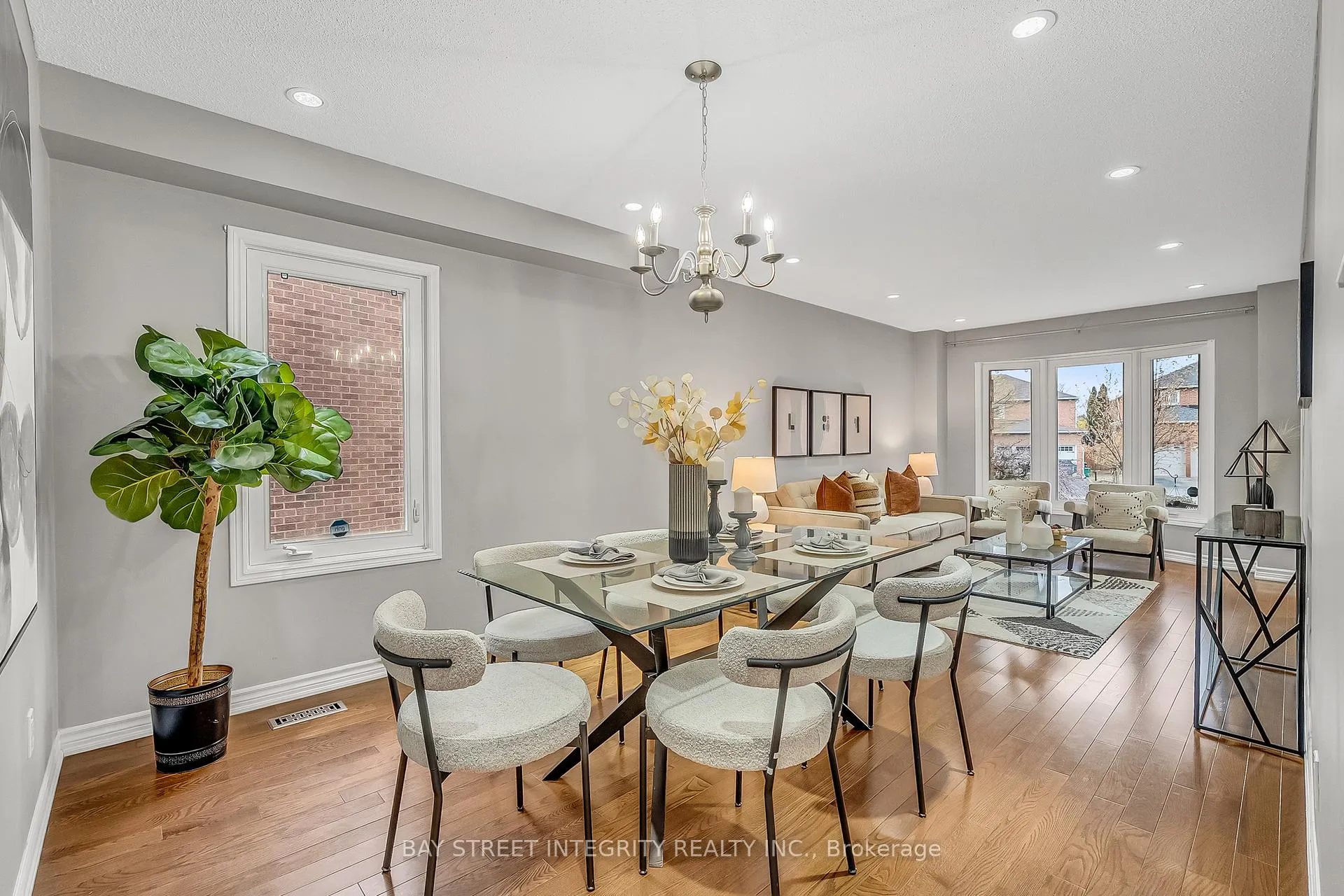 Photo 9 of 354 Waterside Crescent, Vaughan, Maple — HOMEH