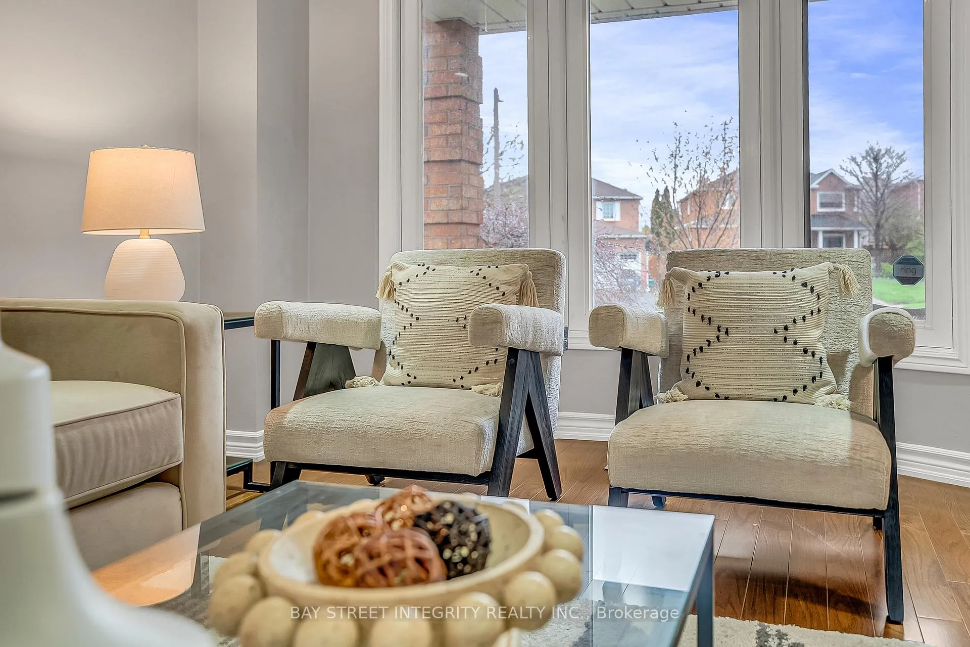 Photo 10 of 354 Waterside Crescent, Vaughan, Maple — HOMEH