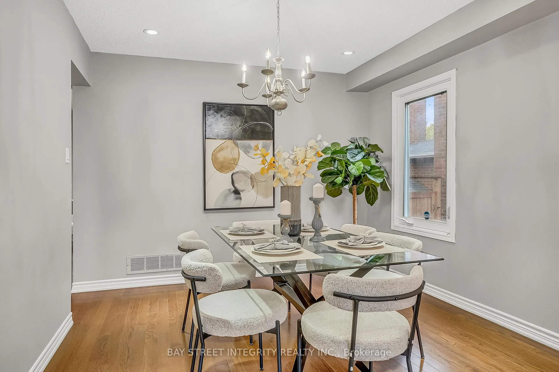 Photo 11 of 354 Waterside Crescent, Vaughan, Maple — HOMEH