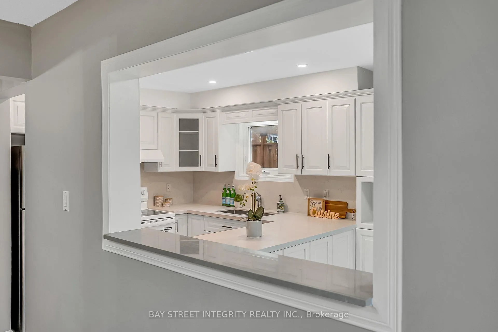 Photo 13 of 354 Waterside Crescent, Vaughan, Maple — HOMEH