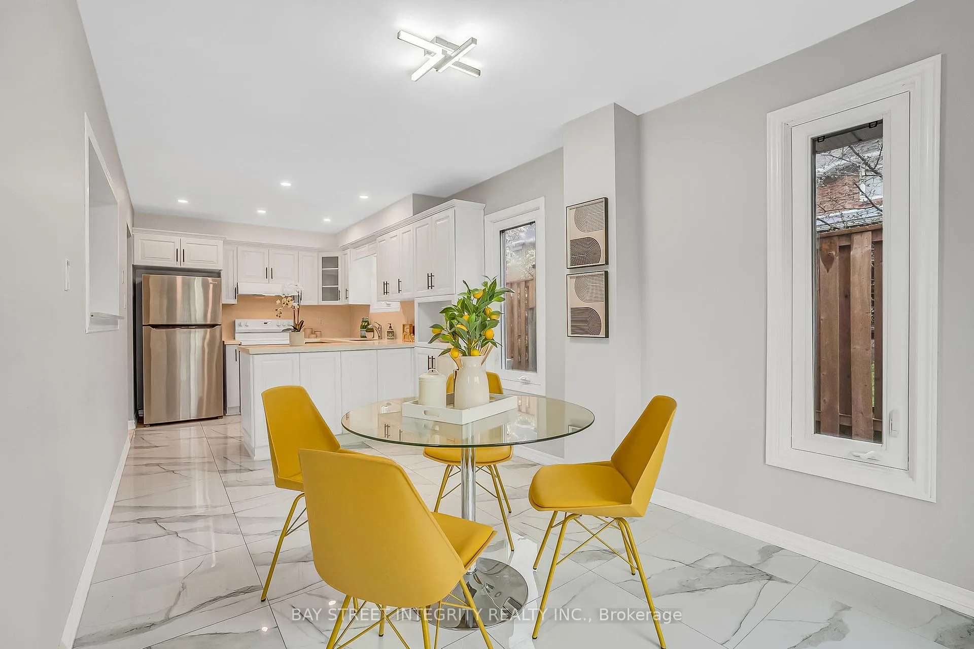 Photo 14 of 354 Waterside Crescent, Vaughan, Maple — HOMEH