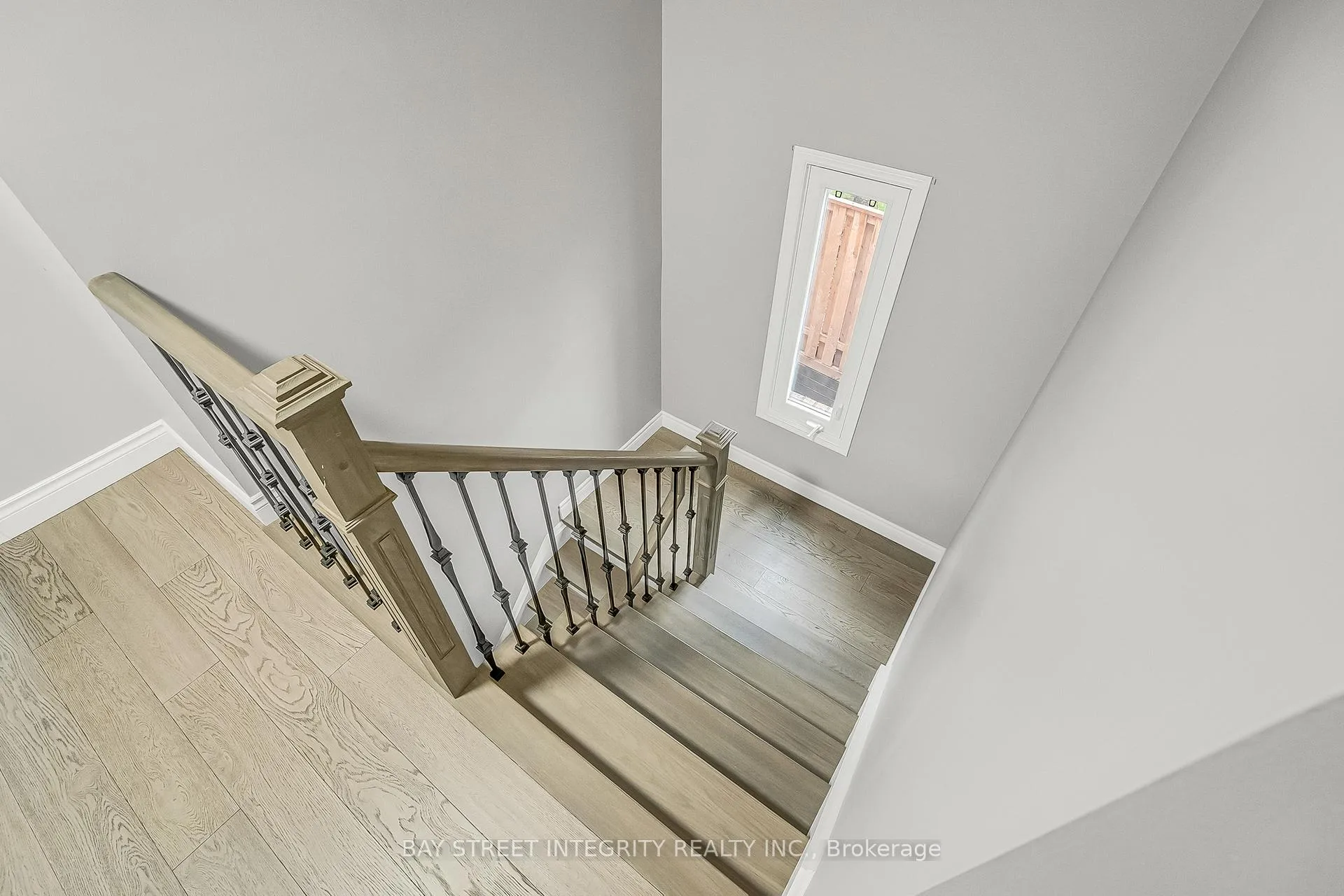 Photo 21 of 354 Waterside Crescent, Vaughan, Maple — HOMEH