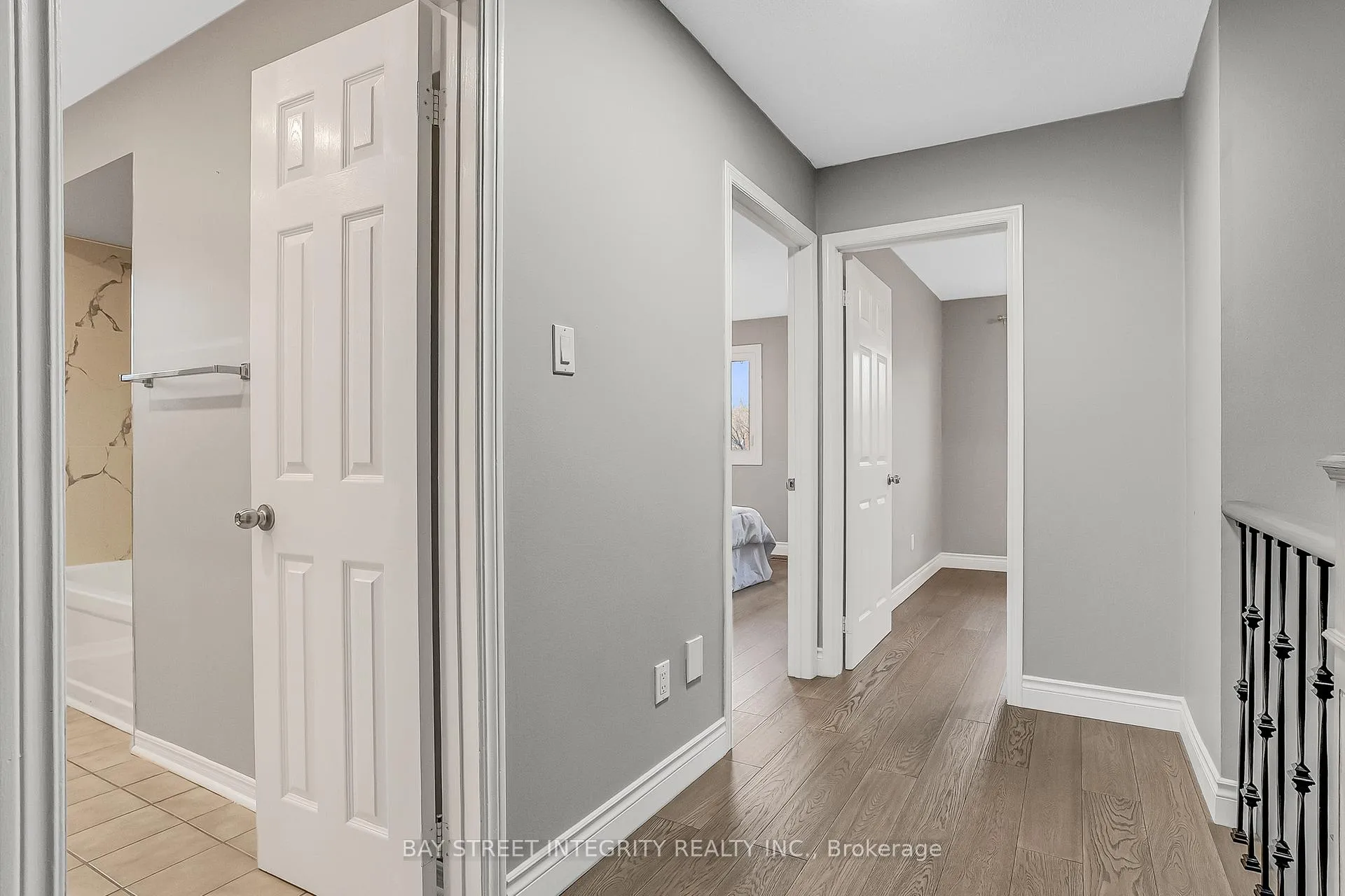 Photo 23 of 354 Waterside Crescent, Vaughan, Maple — HOMEH
