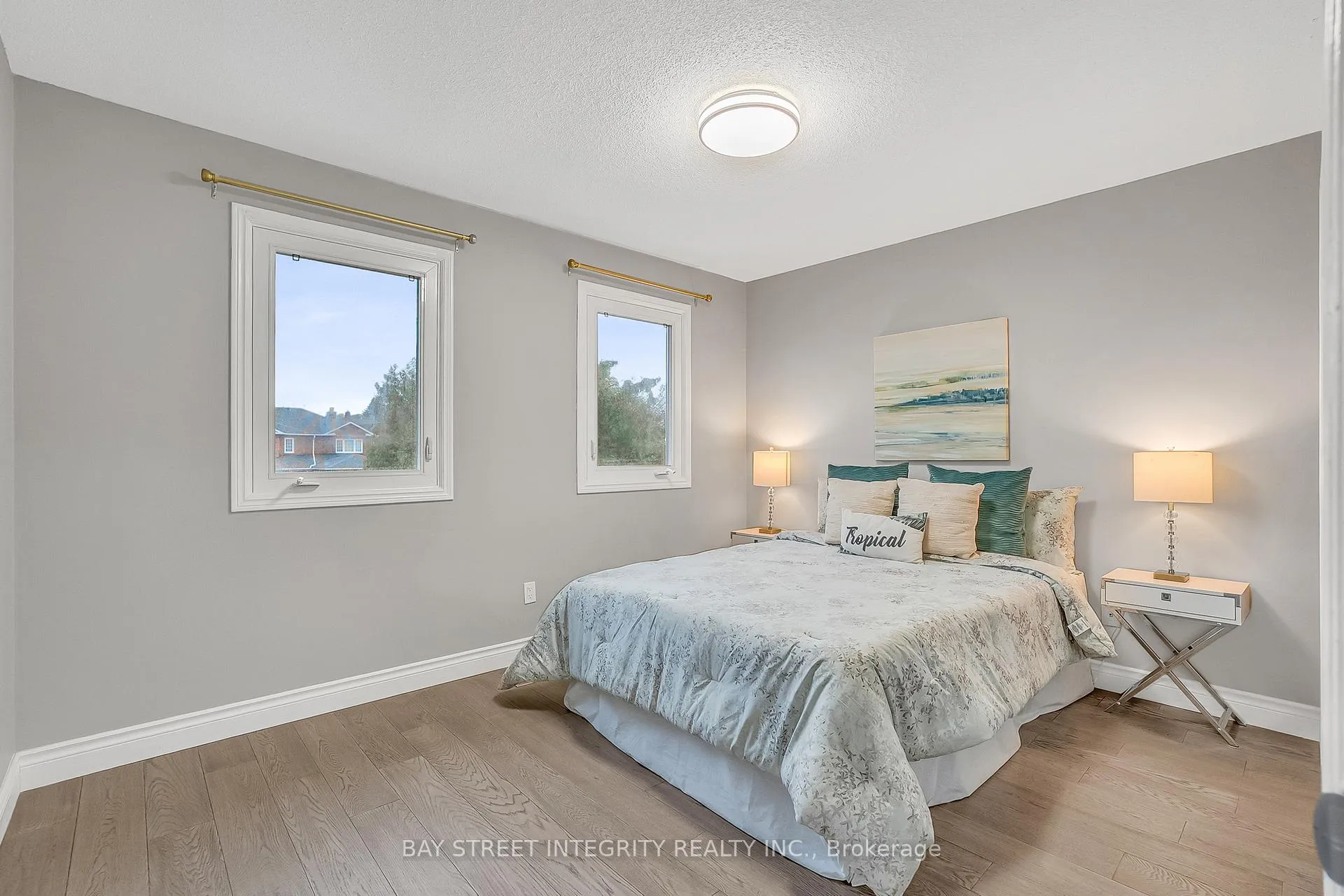 Photo 31 of 354 Waterside Crescent, Vaughan, Maple — HOMEH