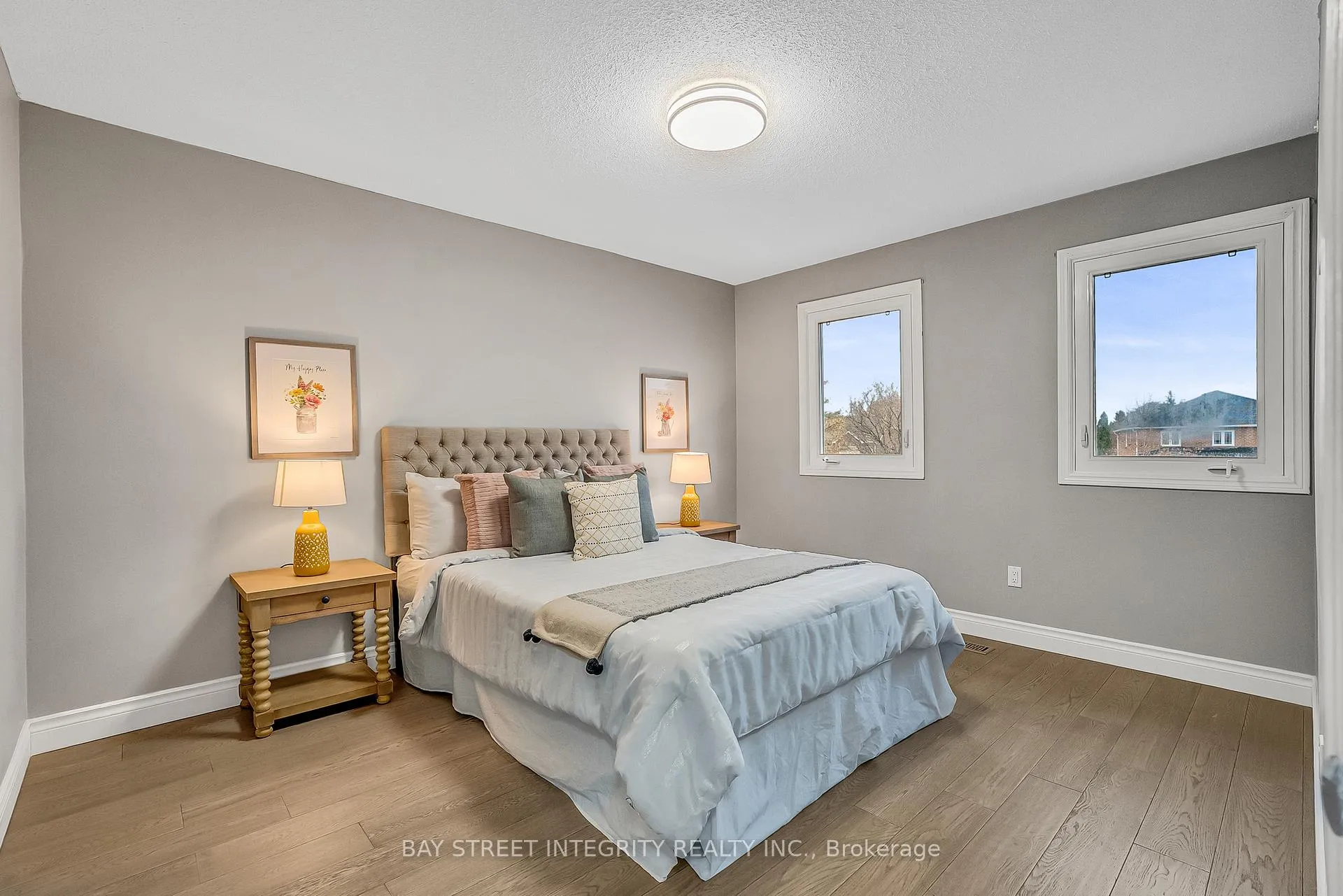 Photo 32 of 354 Waterside Crescent, Vaughan, Maple — HOMEH