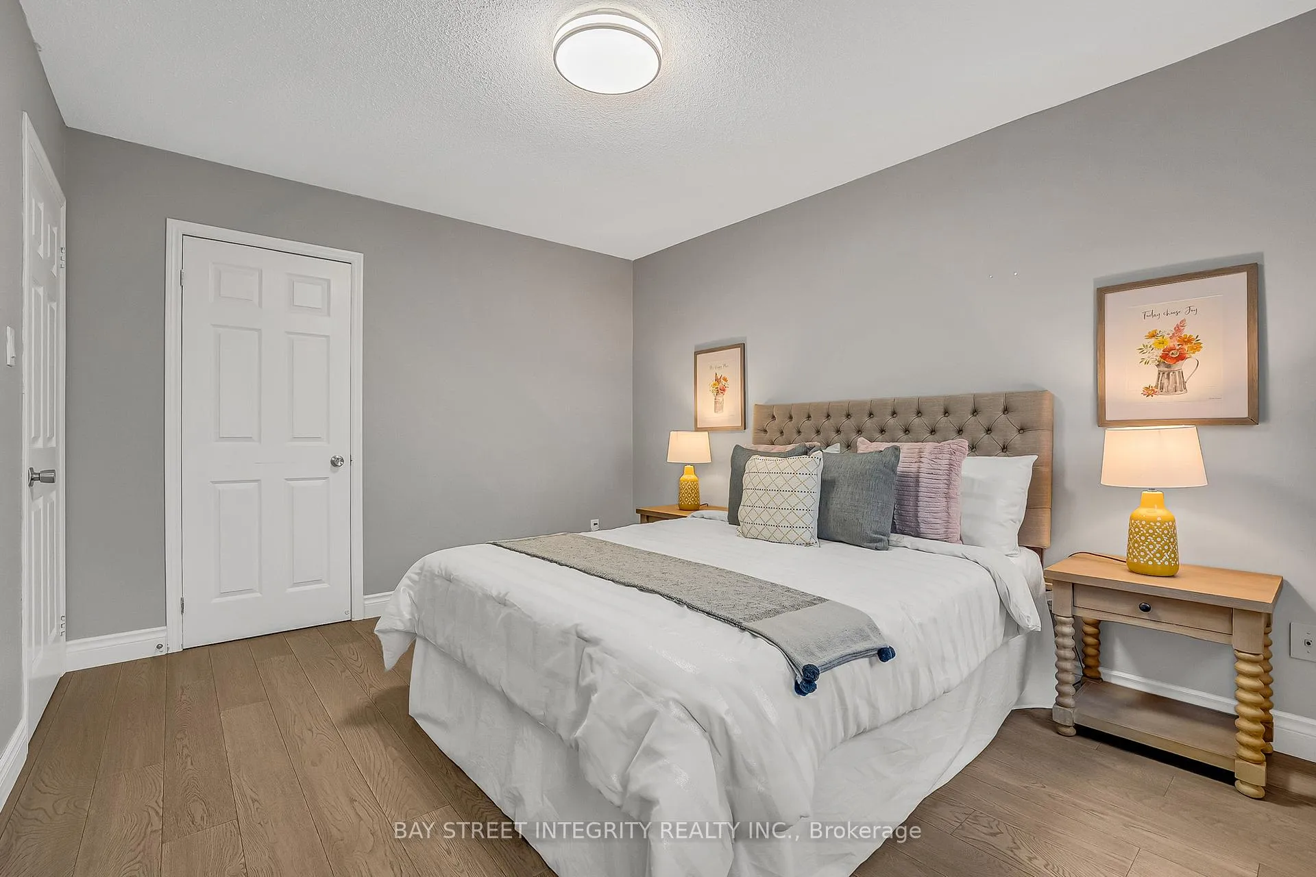 Photo 33 of 354 Waterside Crescent, Vaughan, Maple — HOMEH