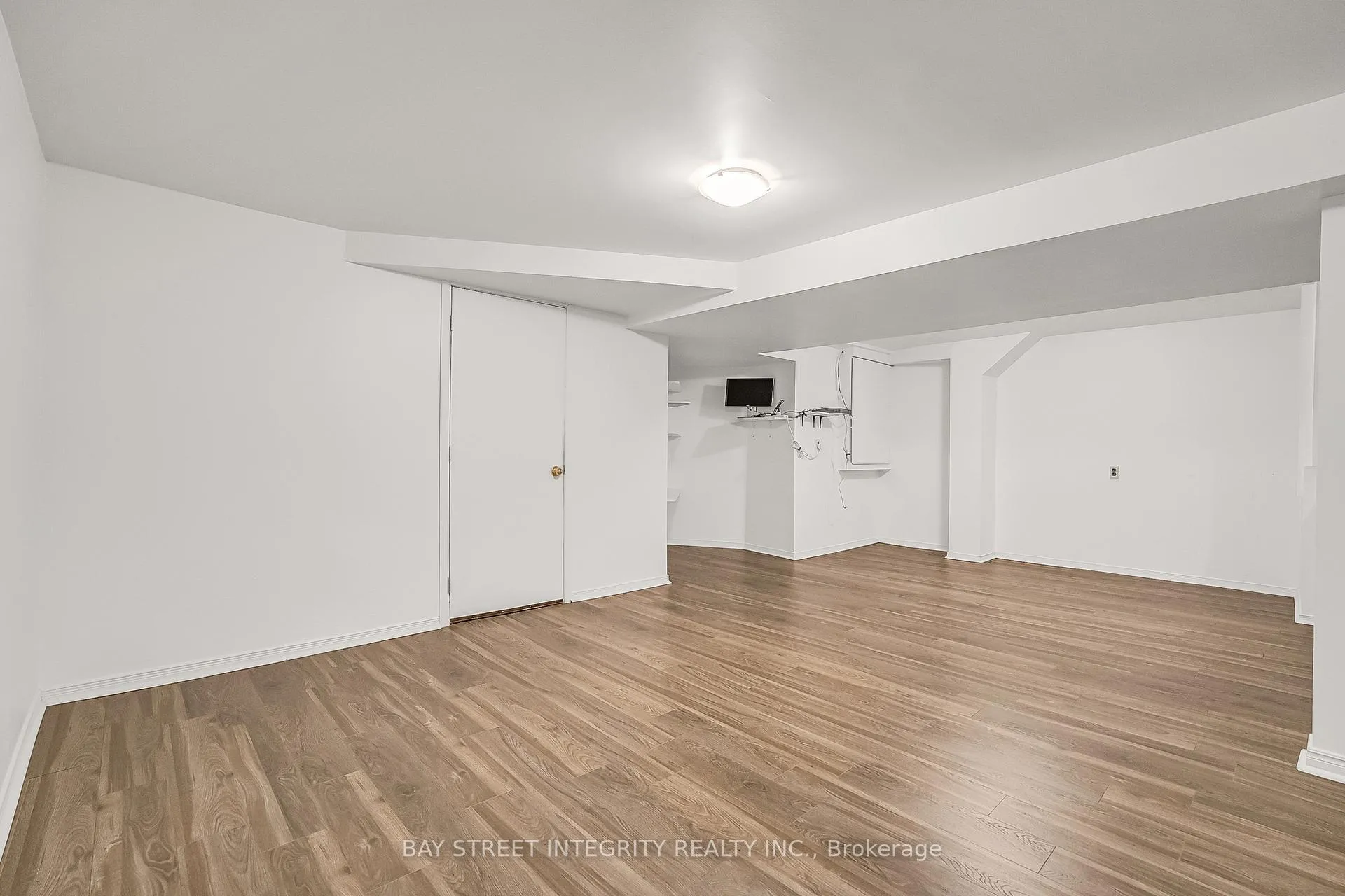 Photo 35 of 354 Waterside Crescent, Vaughan, Maple — HOMEH