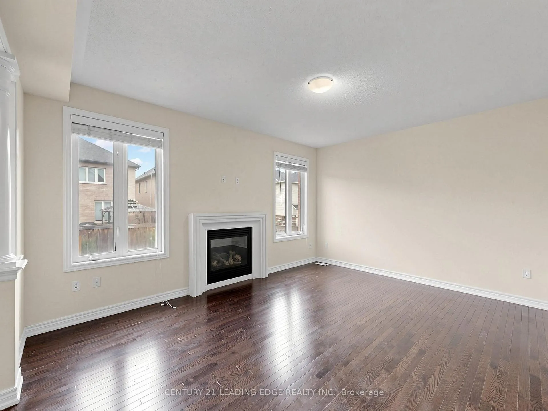 Photo 6 of 51 Drummondville Drive, Brampton, Bram East — HOMEH