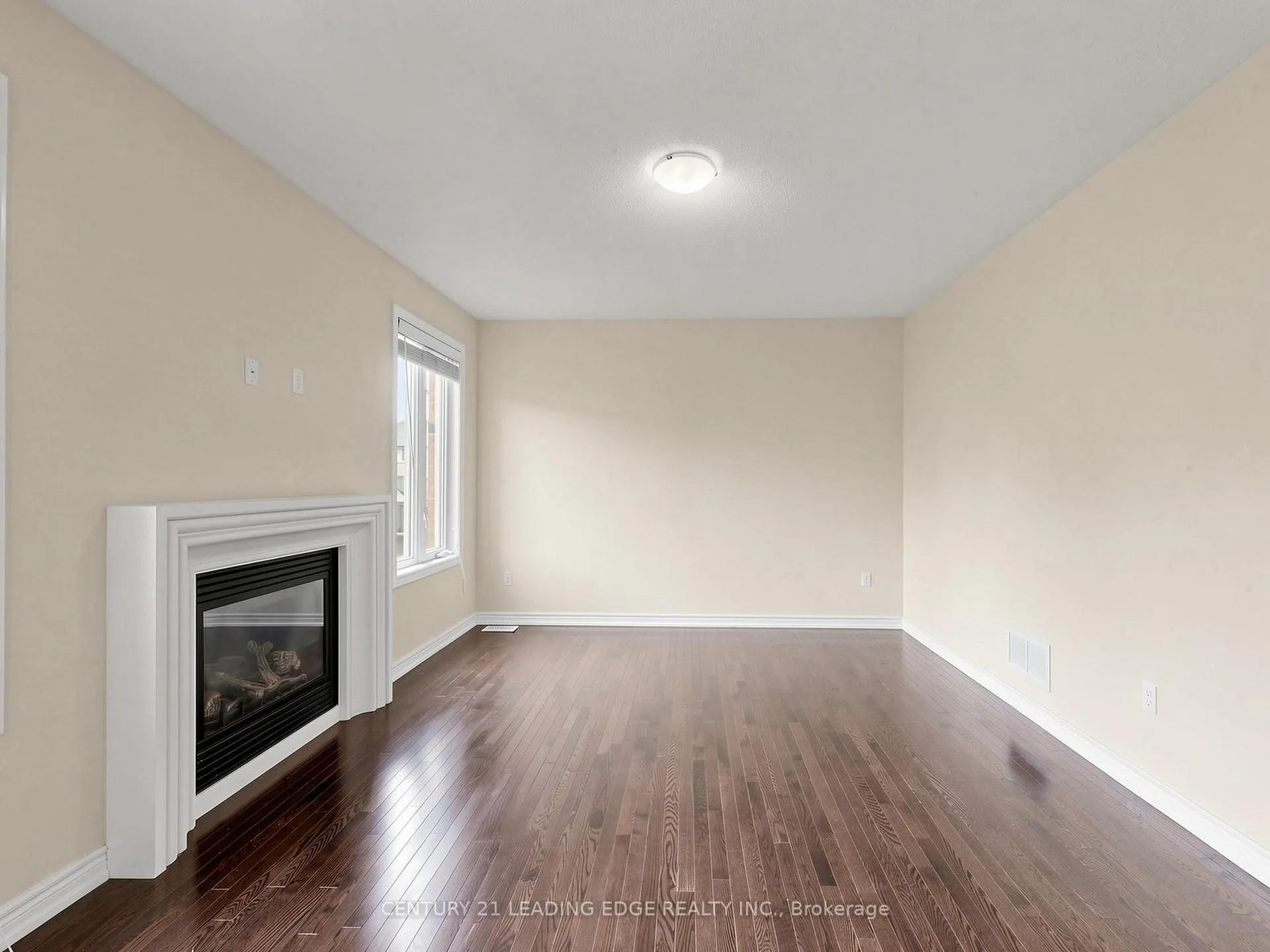 Photo 8 of 51 Drummondville Drive, Brampton, Bram East — HOMEH