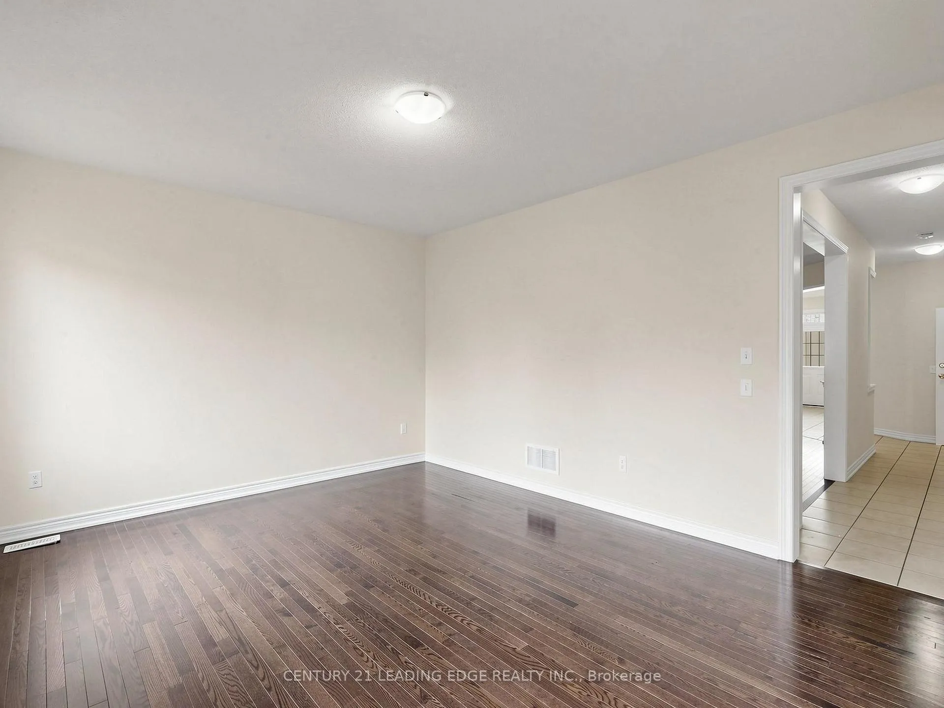 Photo 9 of 51 Drummondville Drive, Brampton, Bram East — HOMEH