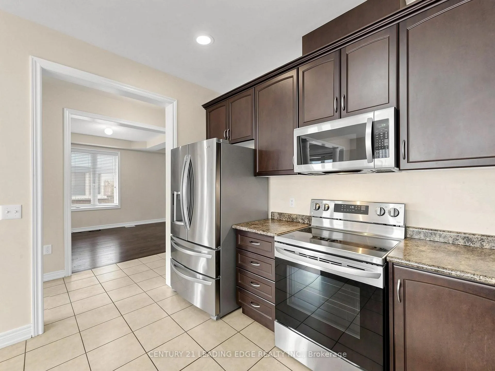 Photo 11 of 51 Drummondville Drive, Brampton, Bram East — HOMEH