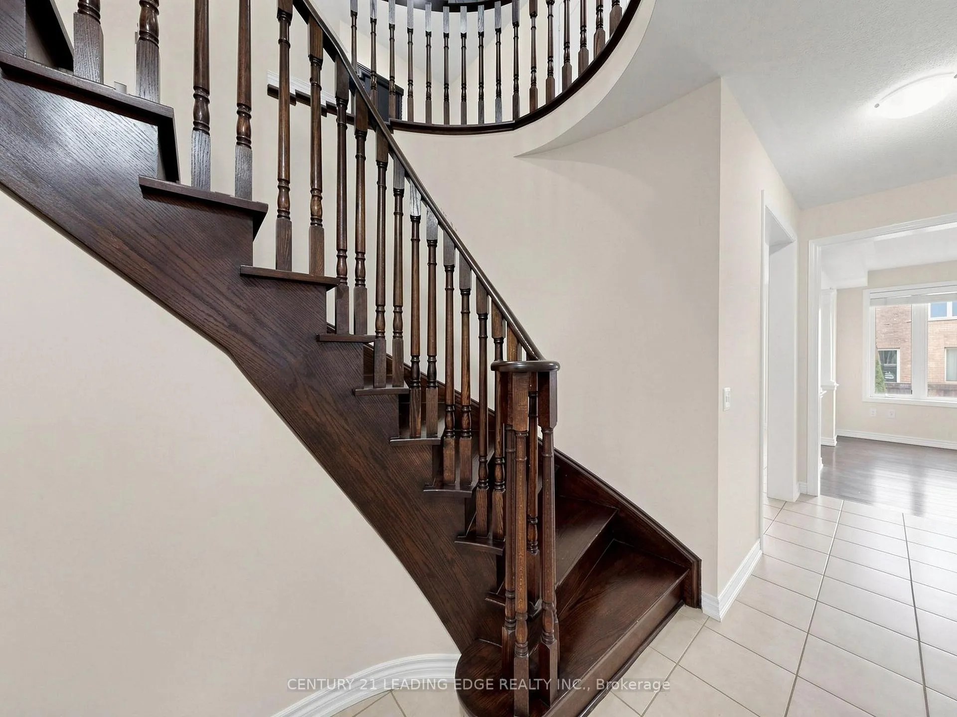 Photo 19 of 51 Drummondville Drive, Brampton, Bram East — HOMEH