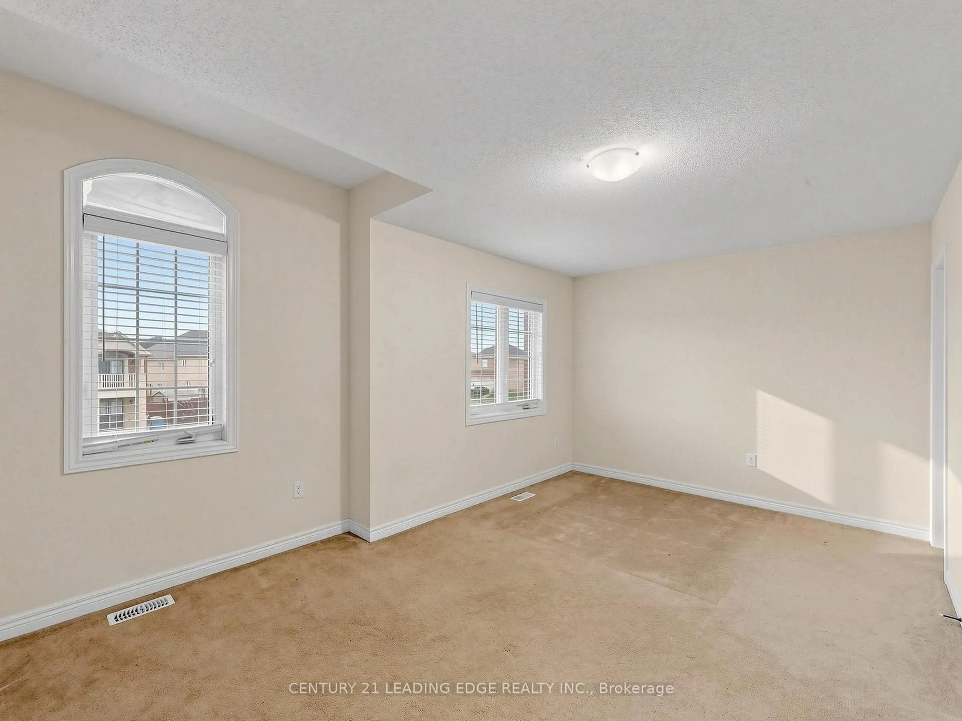 Photo 26 of 51 Drummondville Drive, Brampton, Bram East — HOMEH