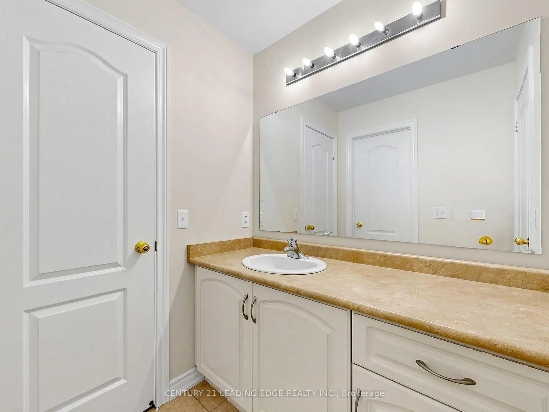 Photo 33 of 51 Drummondville Drive, Brampton, Bram East — HOMEH