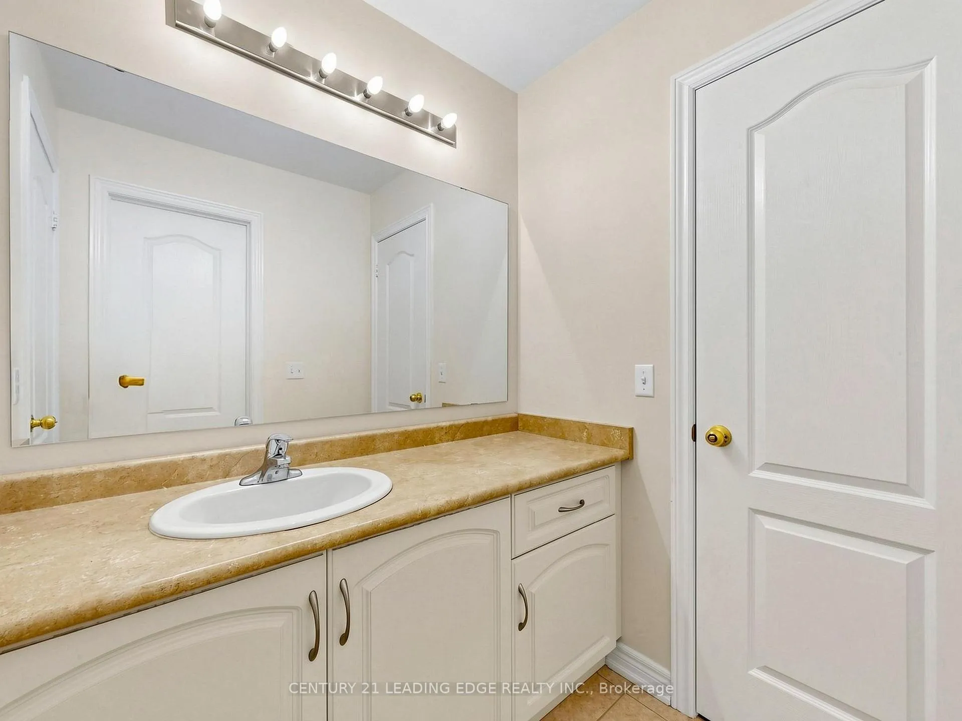 Photo 34 of 51 Drummondville Drive, Brampton, Bram East — HOMEH