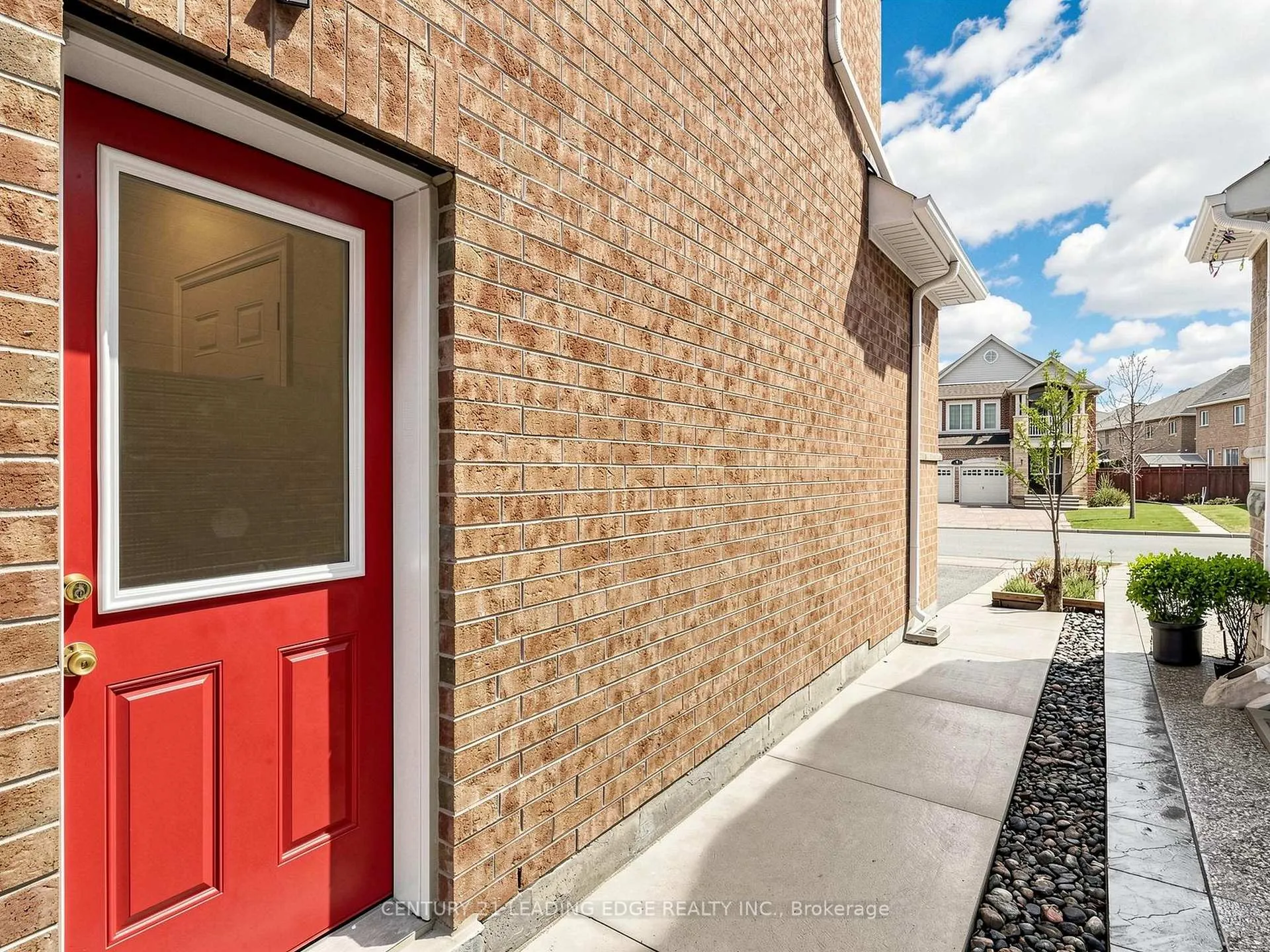 Photo 47 of 51 Drummondville Drive, Brampton, Bram East — HOMEH
