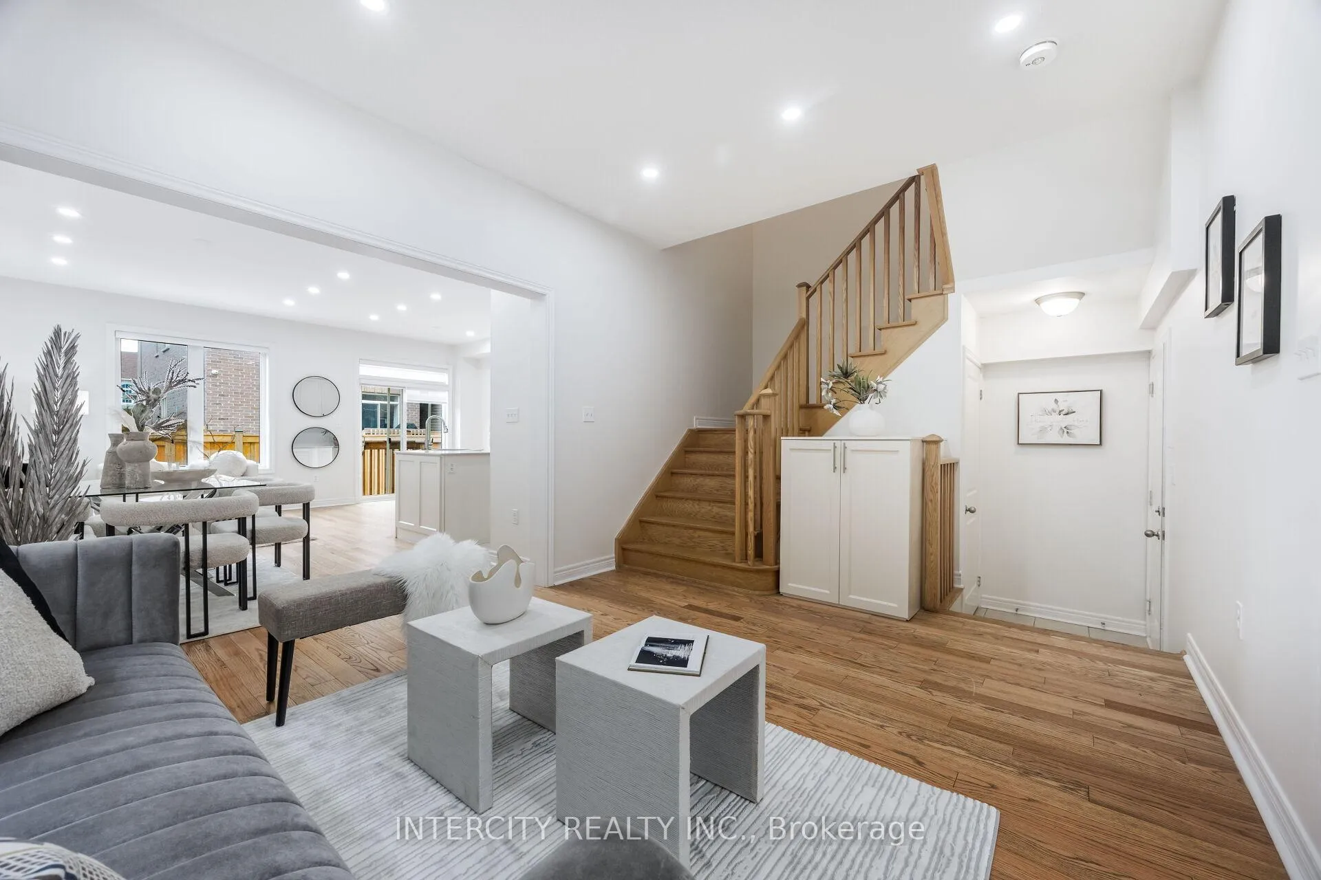 Photo 7 of 31 Matterhorn Road, Brampton, Northwest Brampton — HOMEH