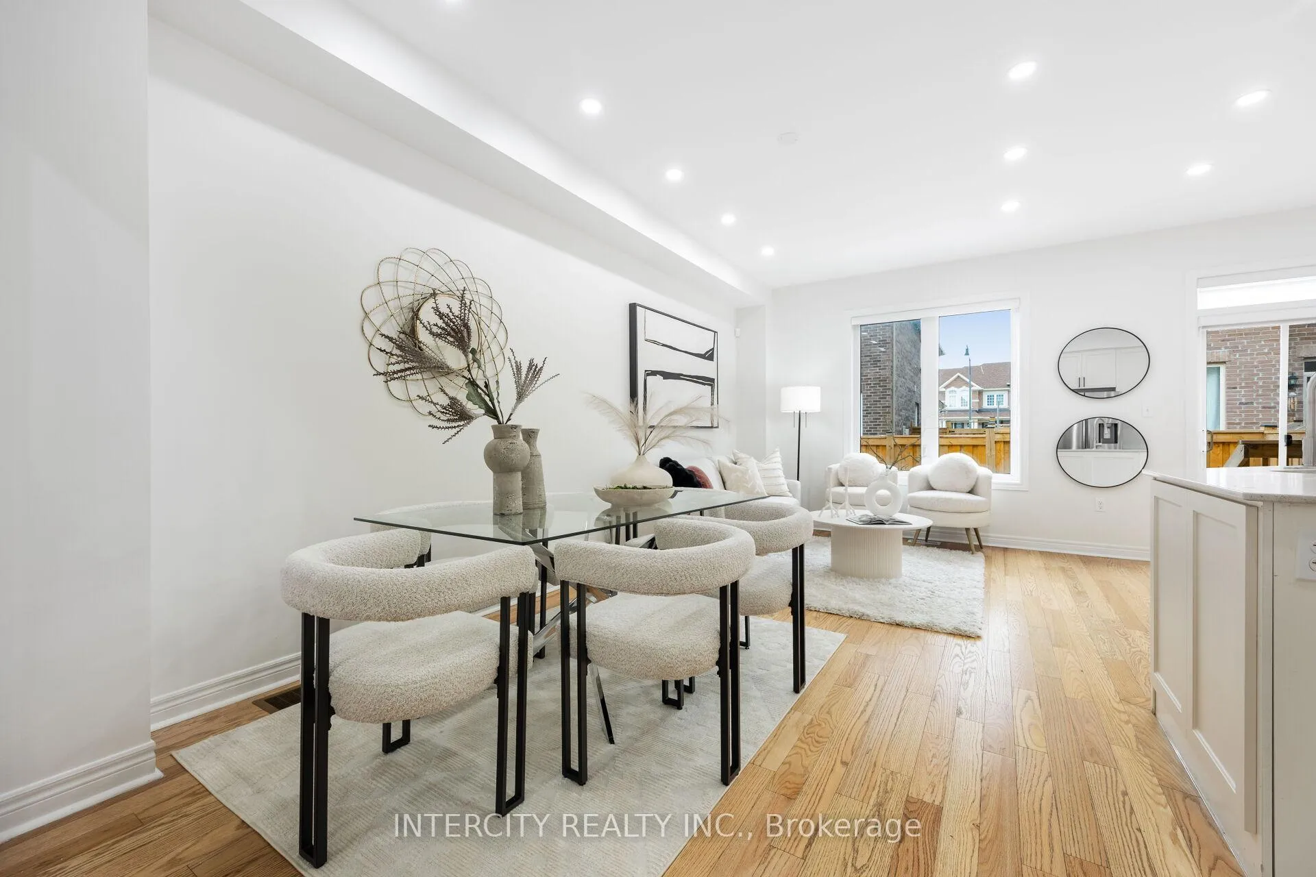 Photo 8 of 31 Matterhorn Road, Brampton, Northwest Brampton — HOMEH