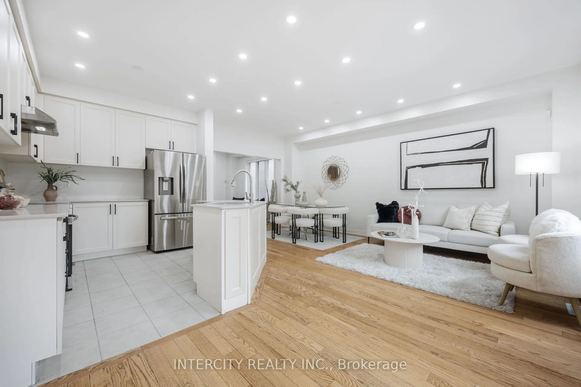 Photo 10 of 31 Matterhorn Road, Brampton, Northwest Brampton — HOMEH