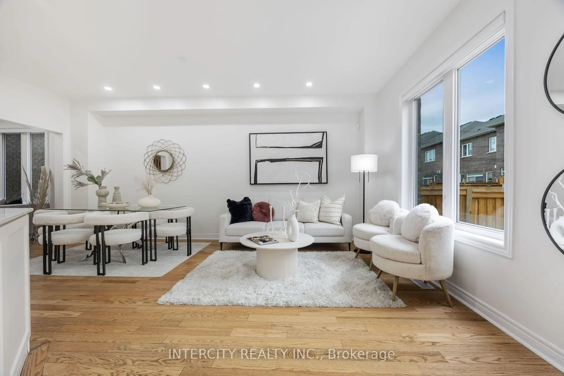 Photo 11 of 31 Matterhorn Road, Brampton, Northwest Brampton — HOMEH