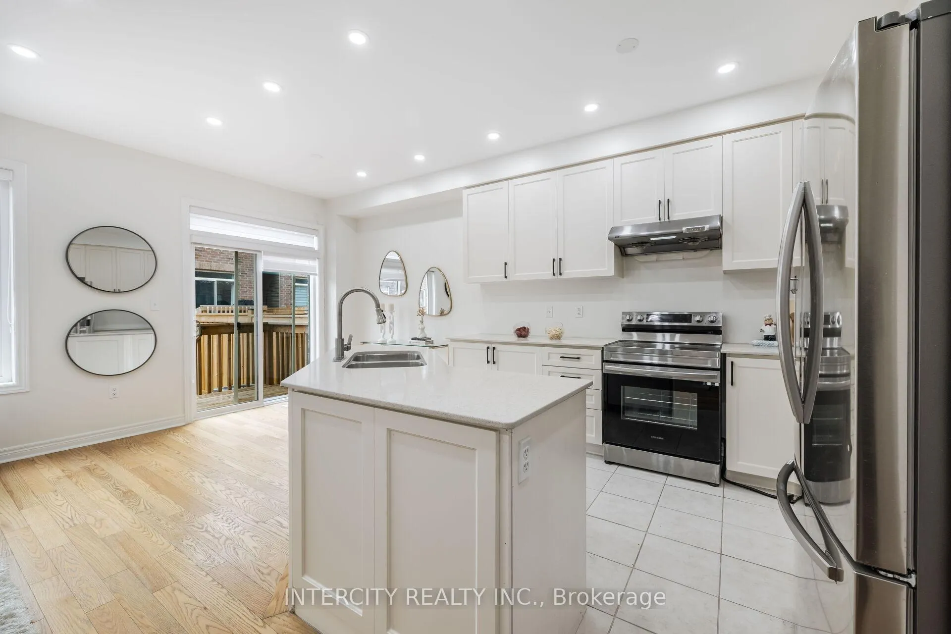 Photo 16 of 31 Matterhorn Road, Brampton, Northwest Brampton — HOMEH