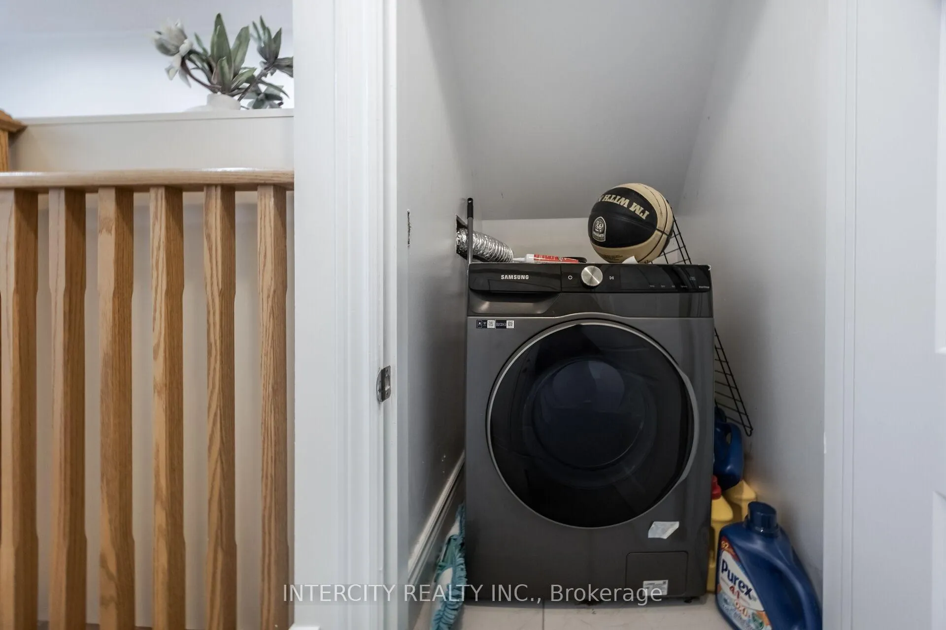Photo 20 of 31 Matterhorn Road, Brampton, Northwest Brampton — HOMEH