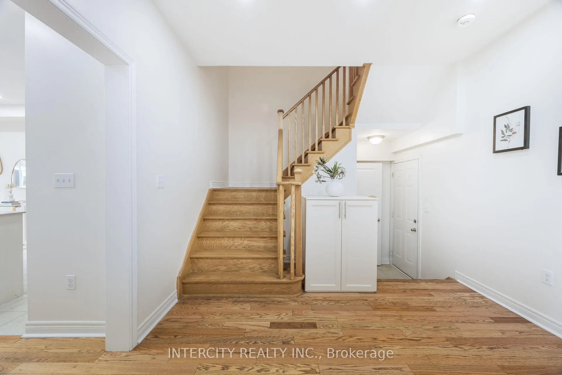 Photo 21 of 31 Matterhorn Road, Brampton, Northwest Brampton — HOMEH